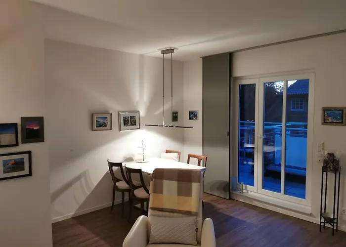Neu! Schicke Und Moderne Lindenalle Og